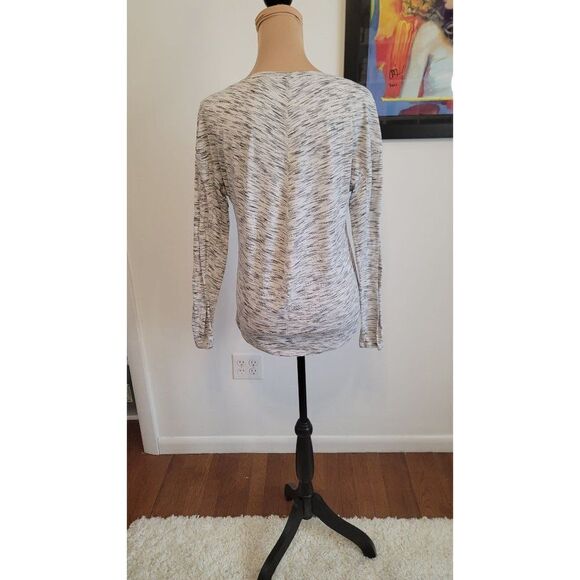 Lululemon Long Sleeve Shirt - Picture 3 of 6